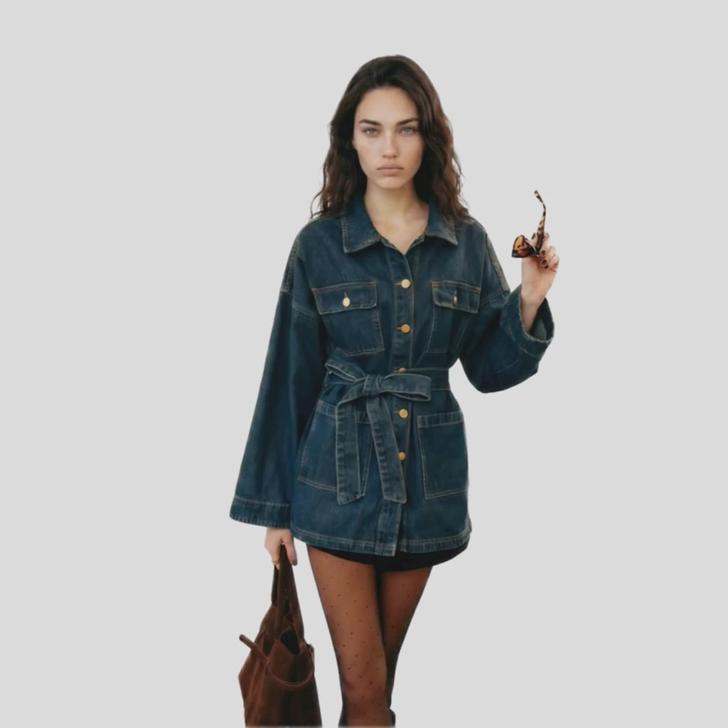 Chamarra denim cargo con cinturón azul